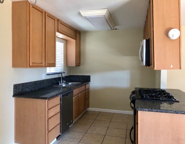 Building Photo - 1302 Briarwood Way