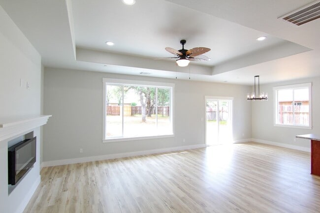 Building Photo - New Construction Home for Rent in Redding CA | Solar, Fenced Yard, 2 Car Garage