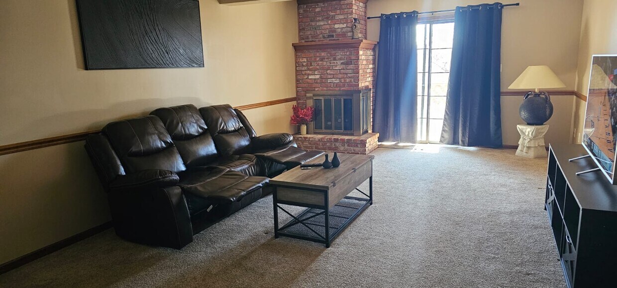 Foto principal - 3409 Seminole Dr