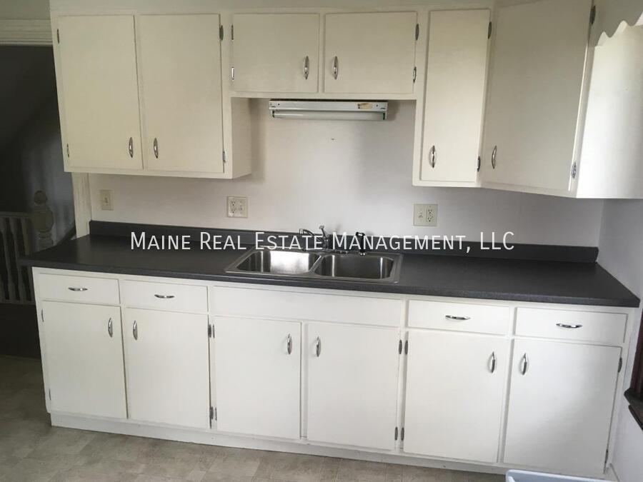 Primary Photo - 699-701 Main St. Apt