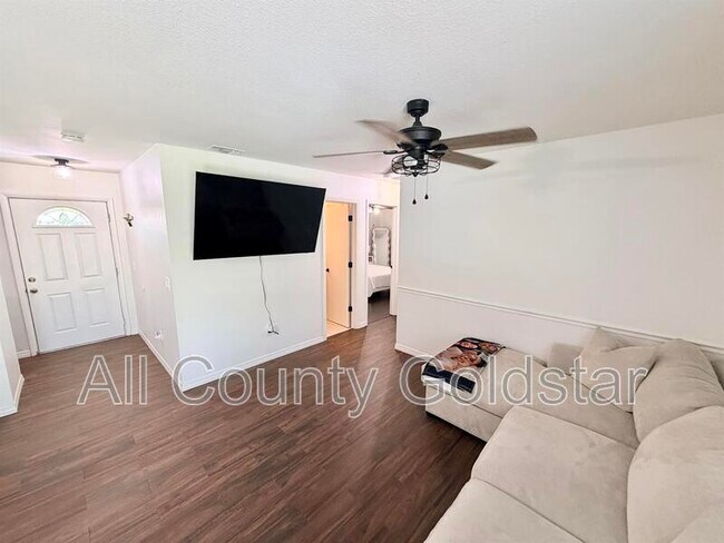 Building Photo - 5815 Spearman Cir