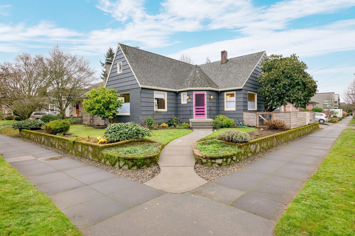 Foto principal - 3837 NE 17th Ave