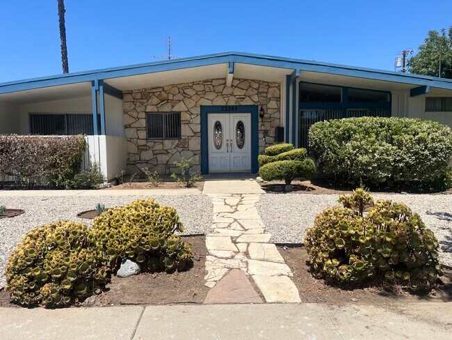 Foto del edificio - 22545 Hatteras St