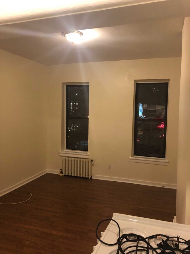 Foto del edificio - 318 E 59th St