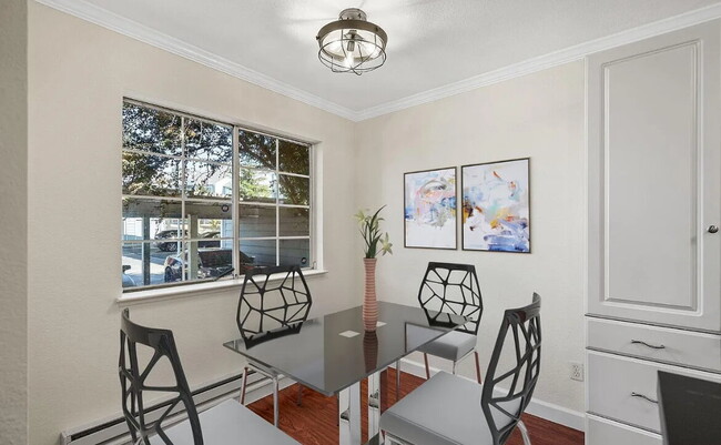 Building Photo - Welcome to this serene, generous unit in t...