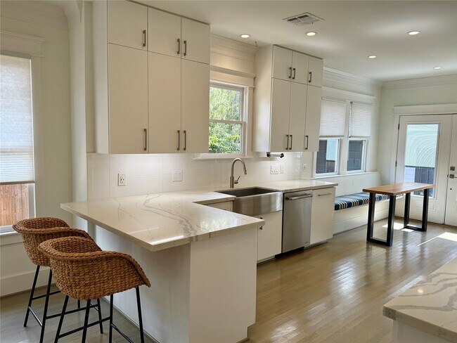 Foto del edificio - 804 Omar St