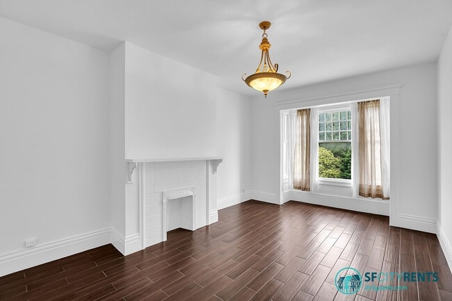Building Photo - Haight/Ashbury: Top Floor w/ Garage Parkin...