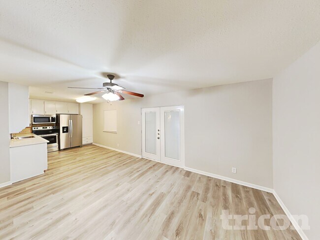 Foto del edificio - 1133 Norwood Dr