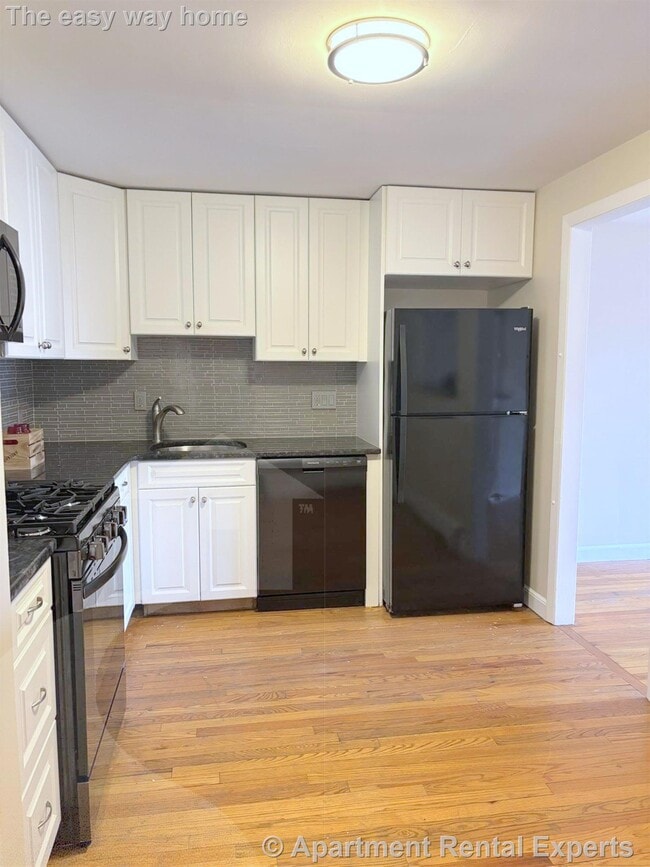 Building Photo - 215 Massachusetts Ave