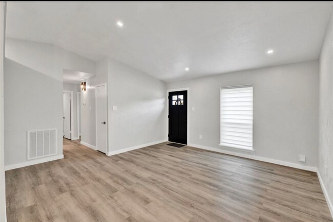 Foto del edificio - 2308 Foxcroft Ln