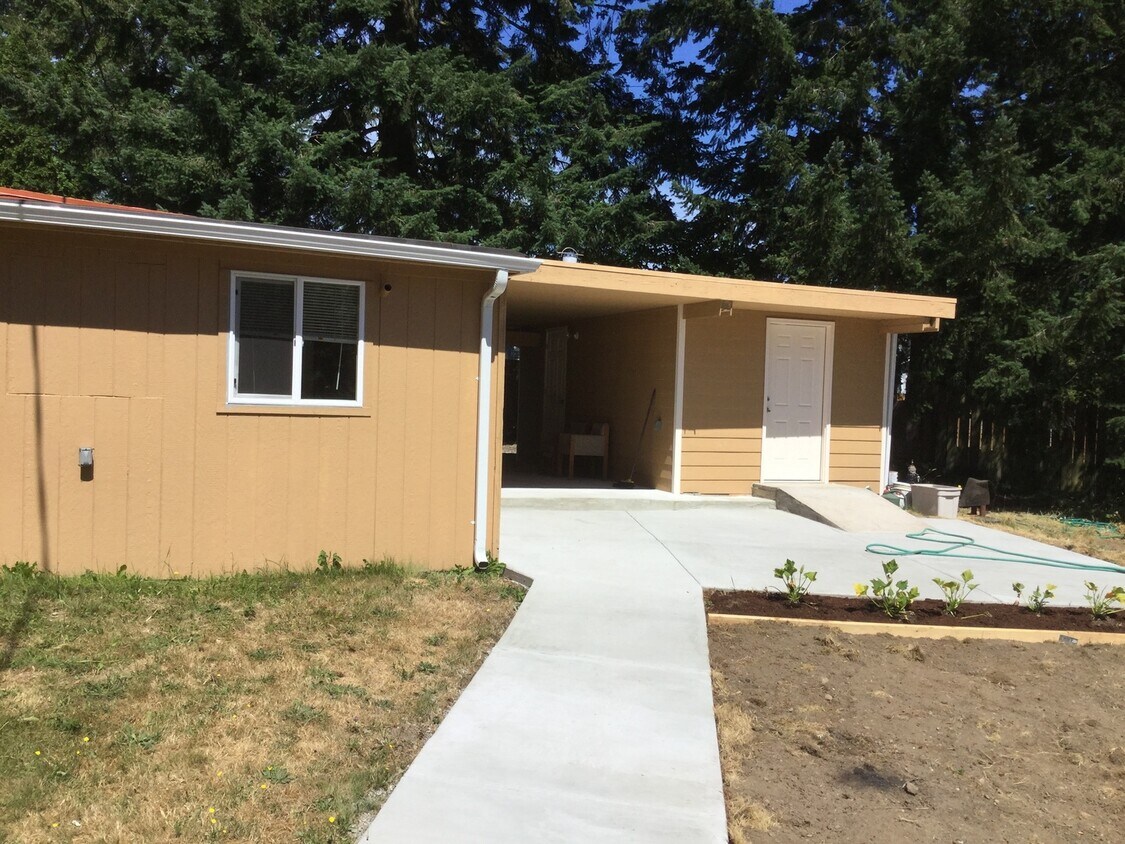Foto principal - Charming 2-Bedroom Home in Prime Pecks Dri...