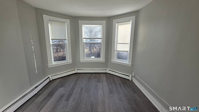 Building Photo - 499 Zion St