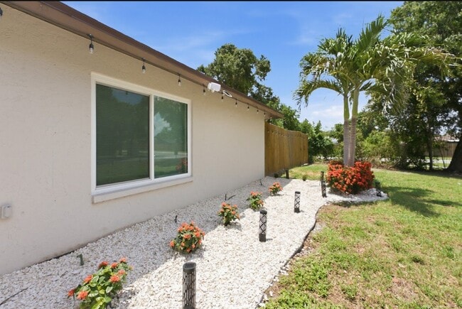 Foto del edificio - 4404 Meadow Creek Cir