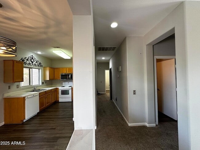 Foto del edificio - 14236 W Caballero Dr