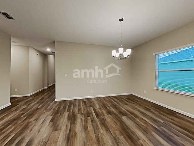 Foto del edificio - 265 Stone Arbor Ln