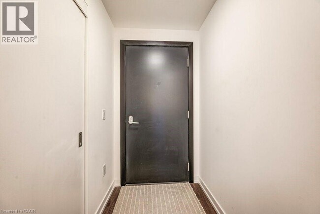 Photo du bâtiment - 15 Wellington St S