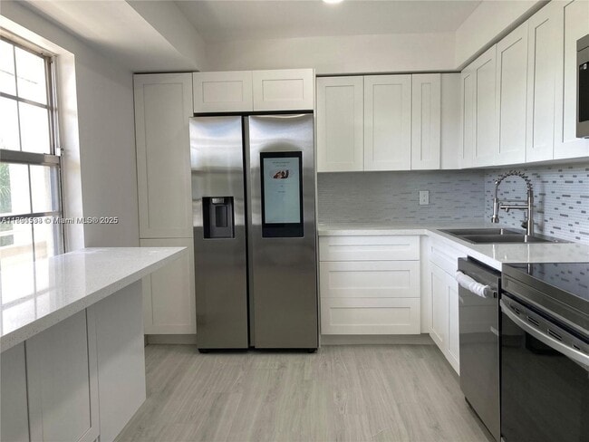 Foto del edificio - 804 Cypress Blvd