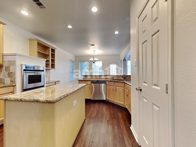 Foto del edificio - 1304 Carriage Ln