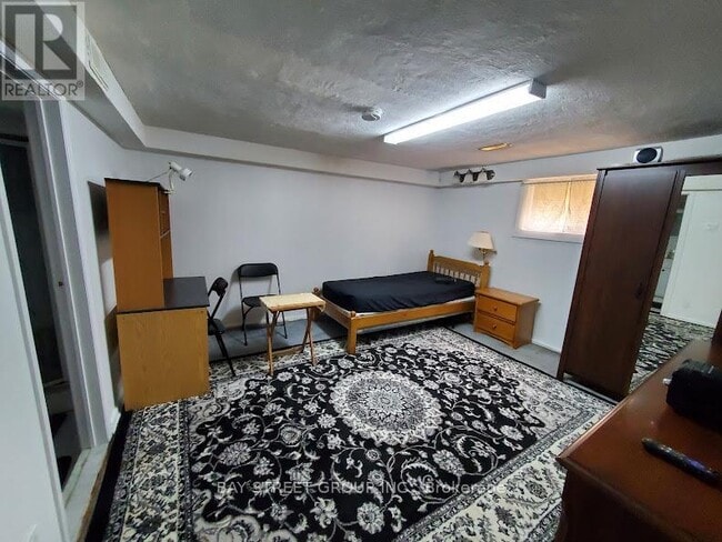 Building Photo - 73 Regatta Crescent