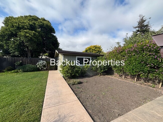 Building Photo - Wonderful Home in South Salinas