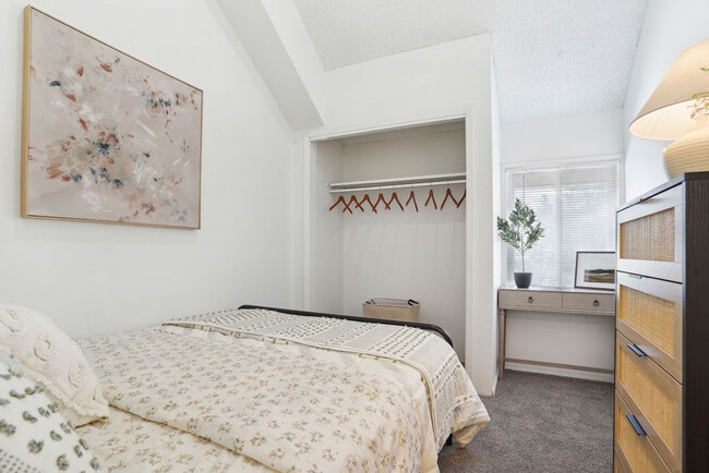 Building Photo - Layton Meadows