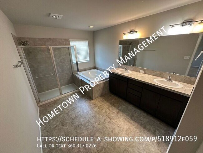 Foto del edificio - 6918 Honeylocust Ct NE