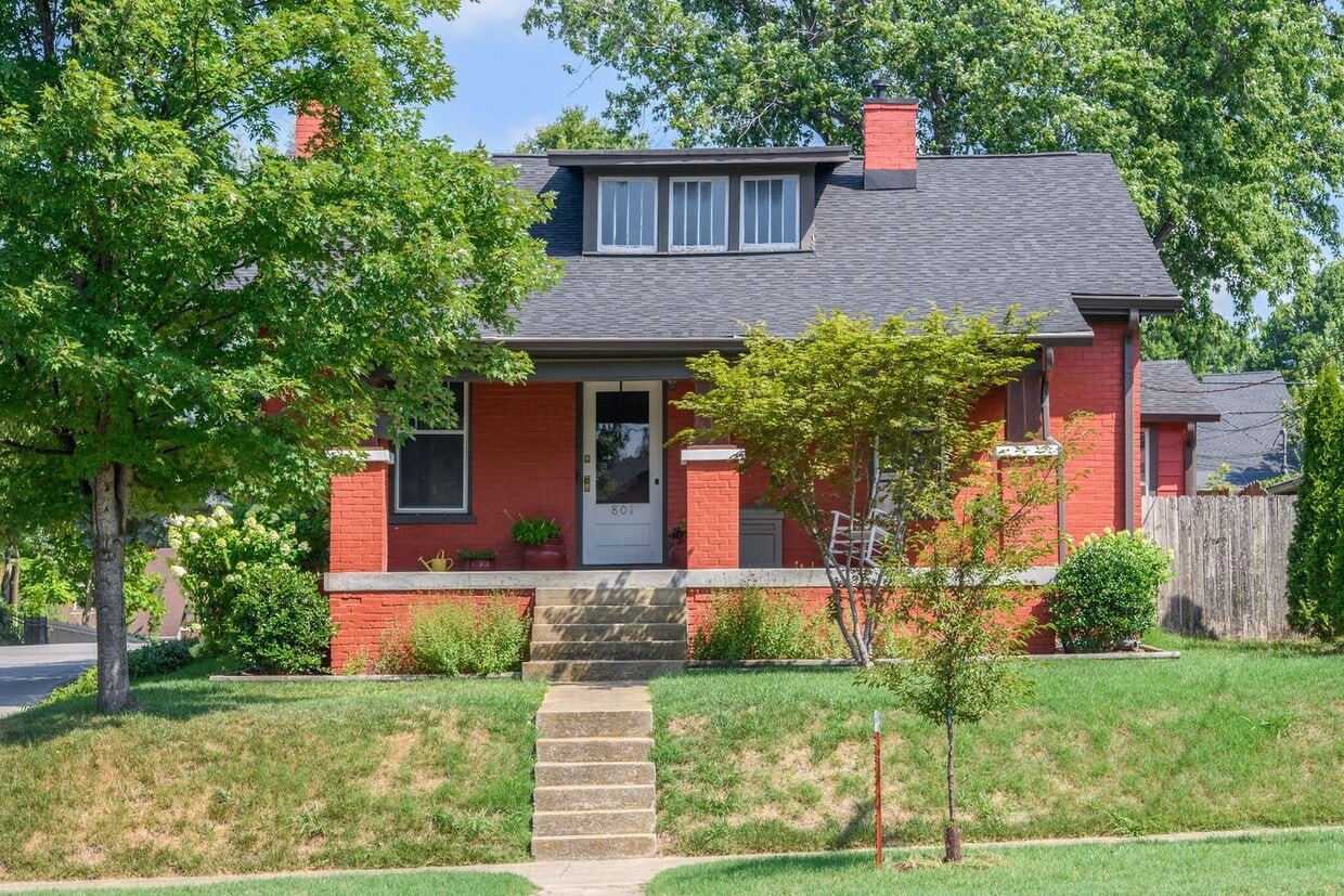 Renovated Historic 4 Bedroom Home w/ Two Car Garage in East Nashville - Renovated Historic 4 Bedroom Home w/ Two Car Garage in East Nashville