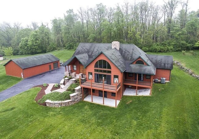 Building Photo - One of a kind 4 bedroom home on 4+ Acres