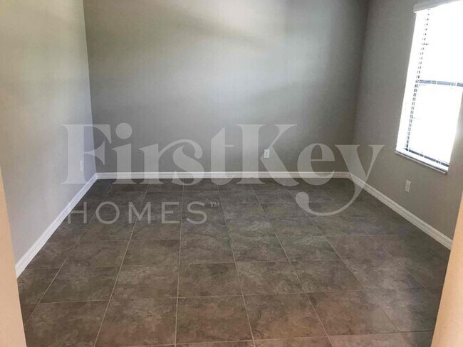 Building Photo - 9652 Sage Creek Dr