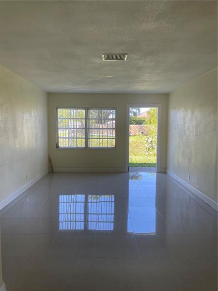 Building Photo - 4000 Riverside Dr