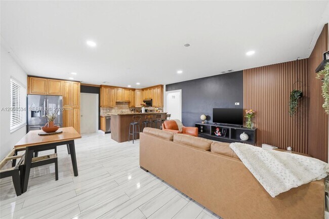 Foto del edificio - 2202 NW 61st Pl