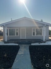 Building Photo - 578 N Acacia Ave