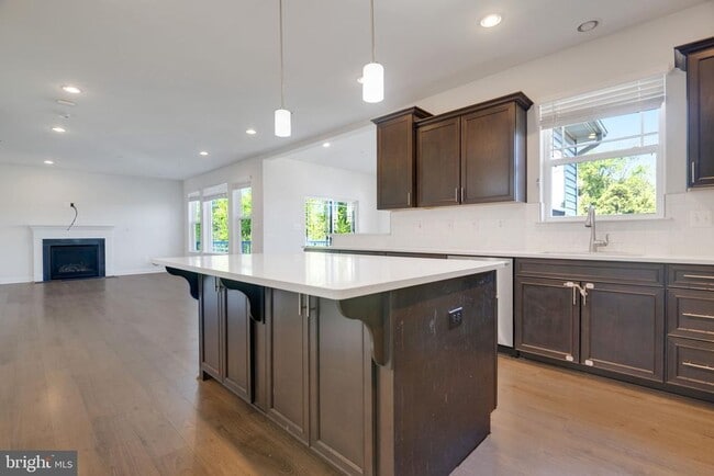 Foto del edificio - 7316 Hargrove Ct