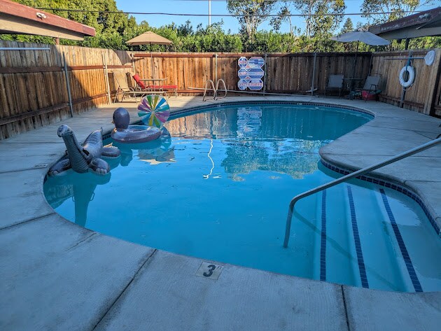 Foto del edificio - 2200 Royale Rd