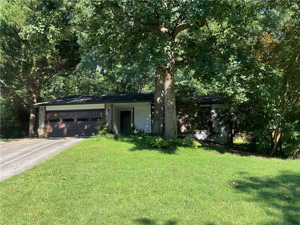 Primary Photo - 215 Lakeland Ct