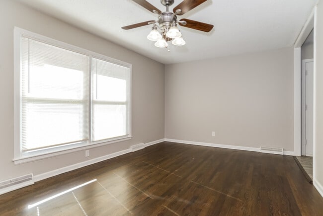 Foto del edificio - 13144 Ashland Ave