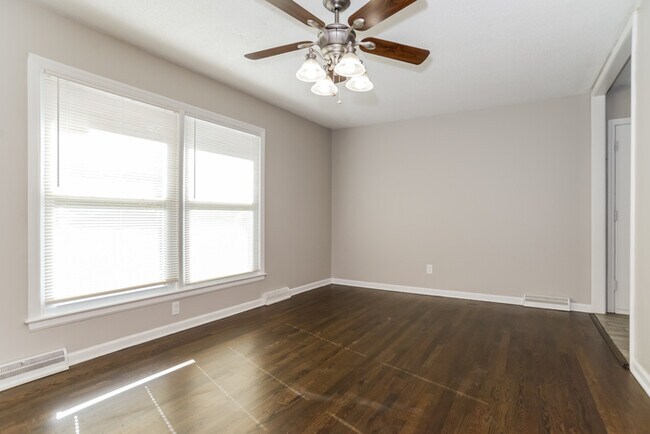 Foto del edificio - 3-Bedroom Ranch in Grandview!