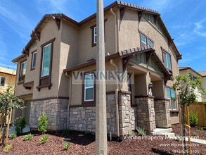 Building Photo - 700 Lincolnshire Cir