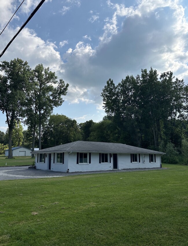 Exterior view - 1415 S Oak St