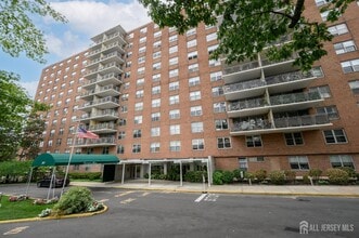 Building Photo - 301 Beech St