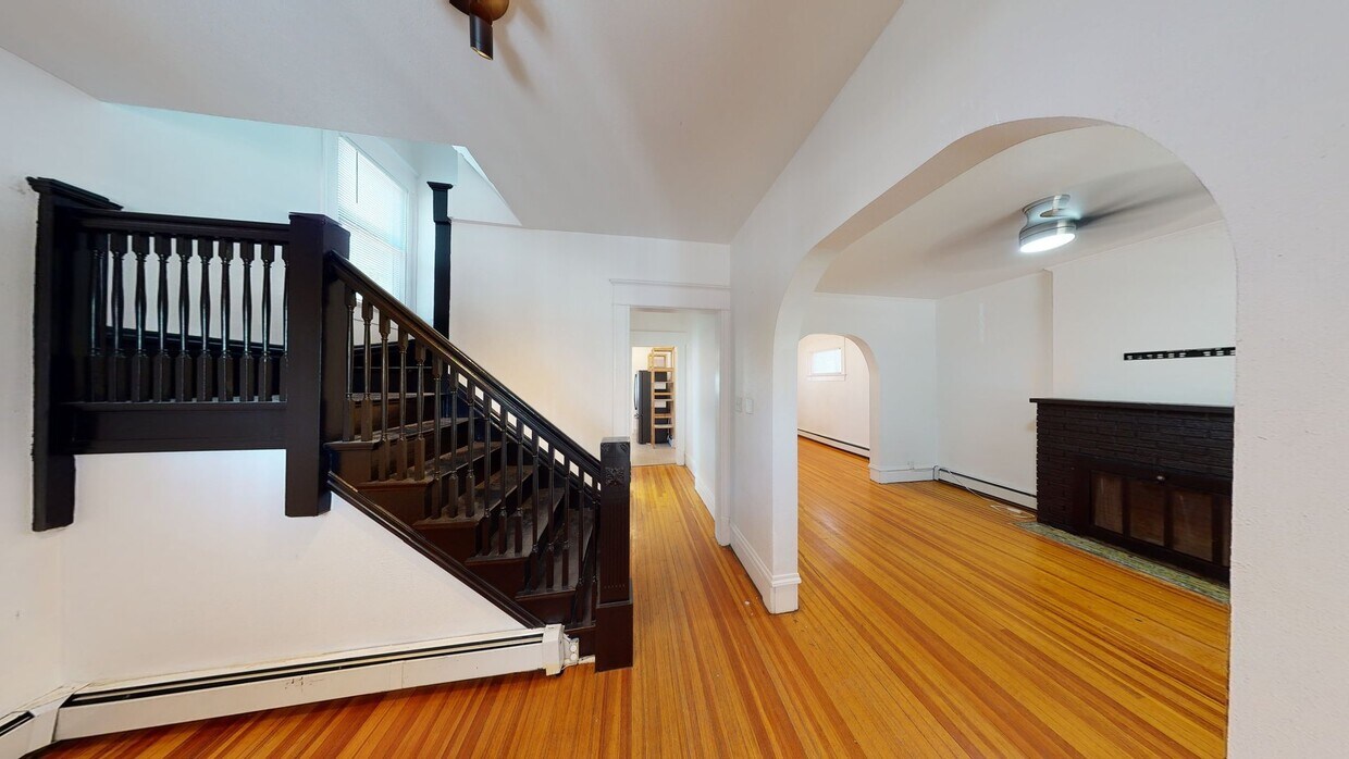 Photo - Spacious & light-filled Governors' Park ho... House