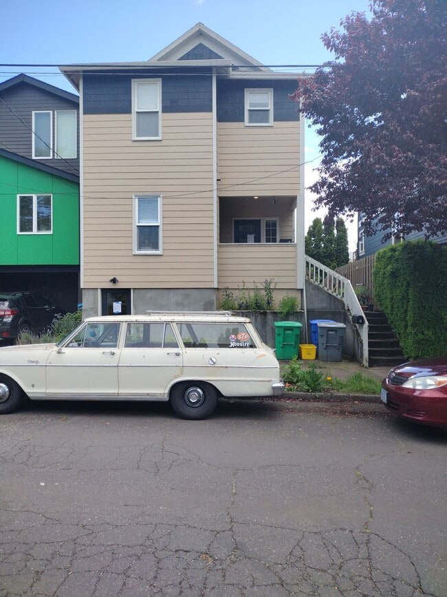 Building Photo - 2138 SE 48th Av