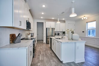 Building Photo - 4028 Via Sienna Cir