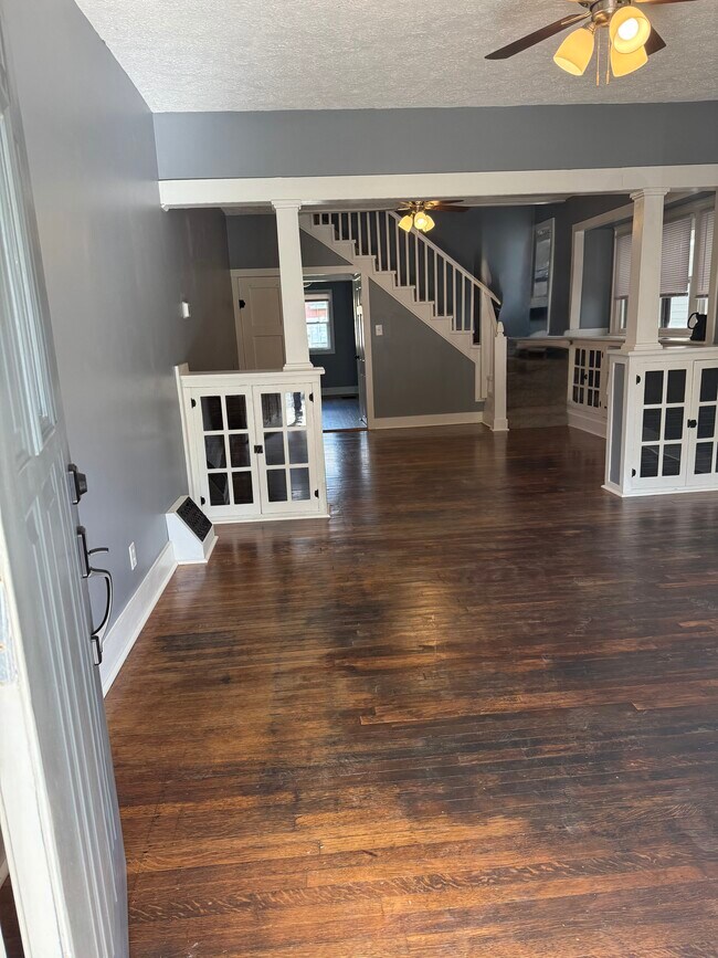 Foto del edificio - 5028 E New York St