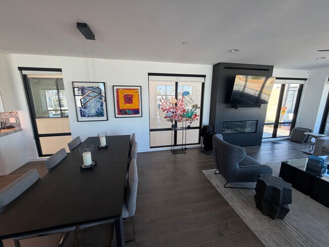 Foto del edificio - 116 W Channel Islands Blvd