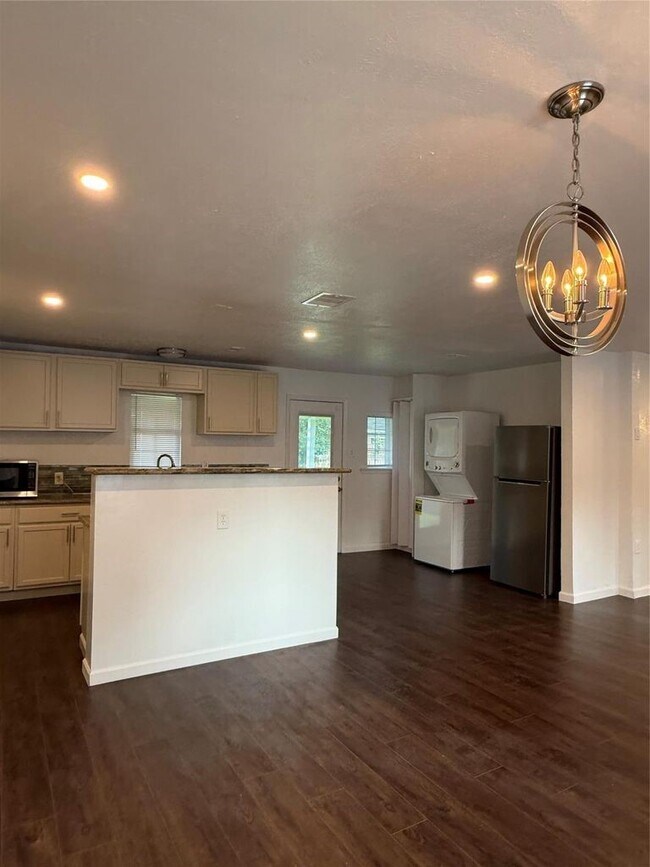 Foto del edificio - 9433 Rosehaven Dr