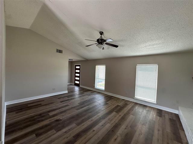 Foto del edificio - 5324 Timber Creek Rd