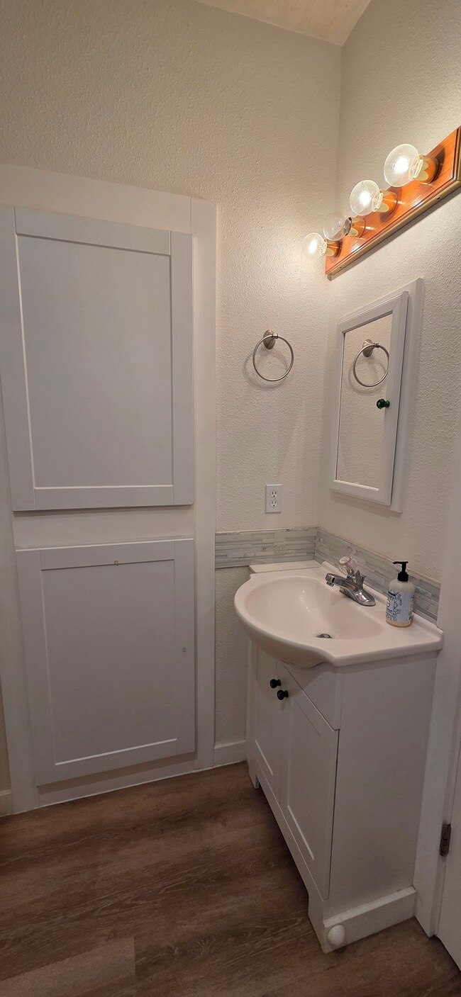 Bathroom - 301 Walnut Ln