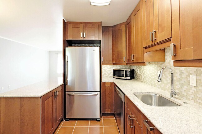 Foto del edificio - Beautifully Updated & Move-in Ready Hessian Hills Condo