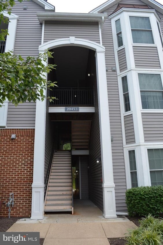 20453 Chesapeake Square Unit 103, Sterling, VA 20165 Room for Rent in